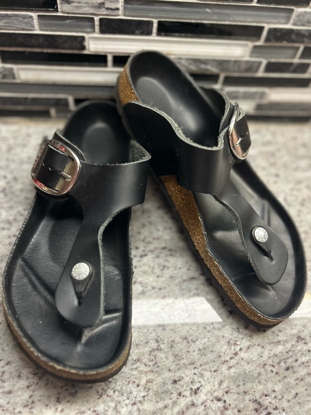 Birkenstock Gizeh Black Leather Thong Sandals with Buckle size 8(39)